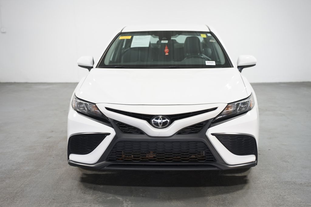 2021 Toyota Camry SE 2