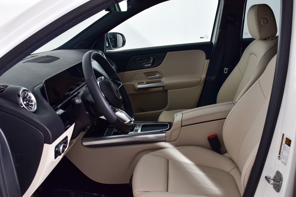 Thumbnail: 2026 Mercedes-Benz GLA - 12