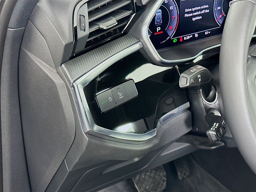 Thumbnail: 2020 Audi Q3 - 10