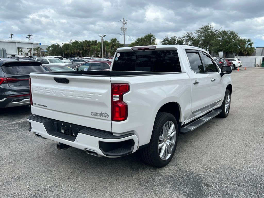 2022 Chevrolet Silverado 1500 High Country 3