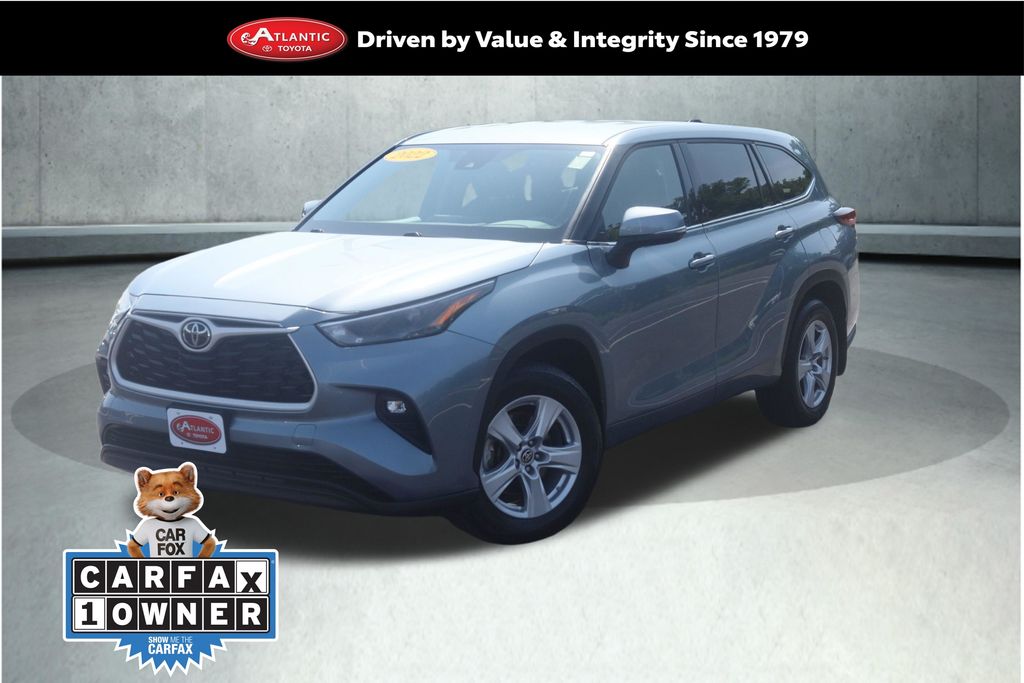 Moon Dust 2022 Toyota Highlander SUV / Crossover All-Wheel Drive 8-Speed Automatic