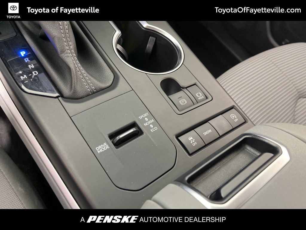 Thumbnail: 2022 Toyota Highlander - 32