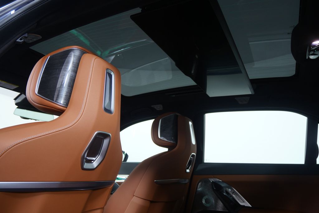 Thumbnail: 2025 BMW i7 - 18