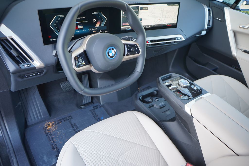 2025 BMW iX xDrive50 12