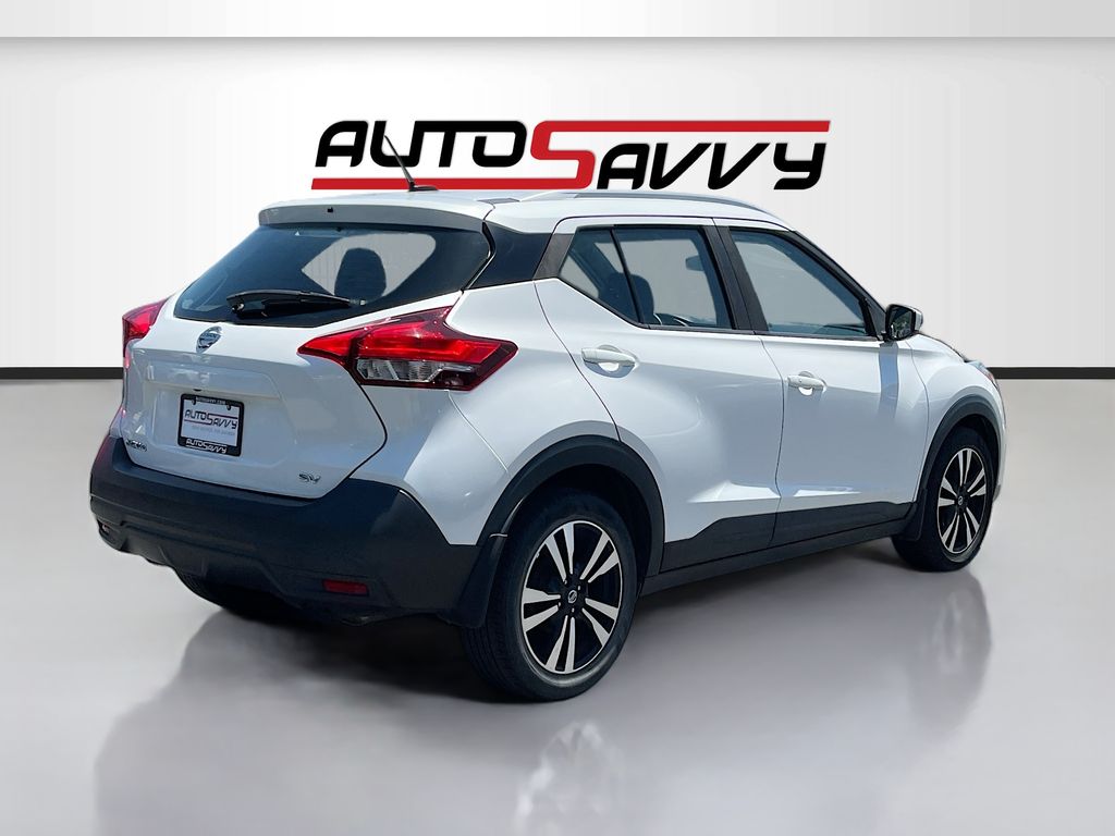 Used 2019 White Nissan SV image 7