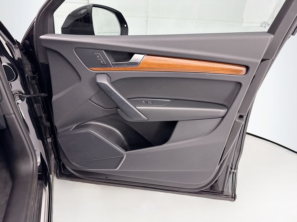 Thumbnail: 2023 Audi Q5 - 23