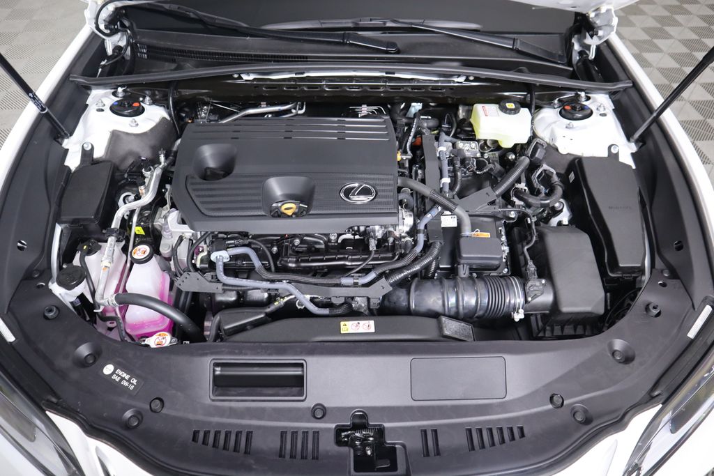 2025 Lexus ES Hybrid 300h 29