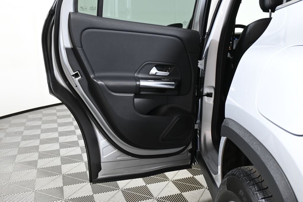 Thumbnail: 2022 Mercedes-Benz GLA - 31