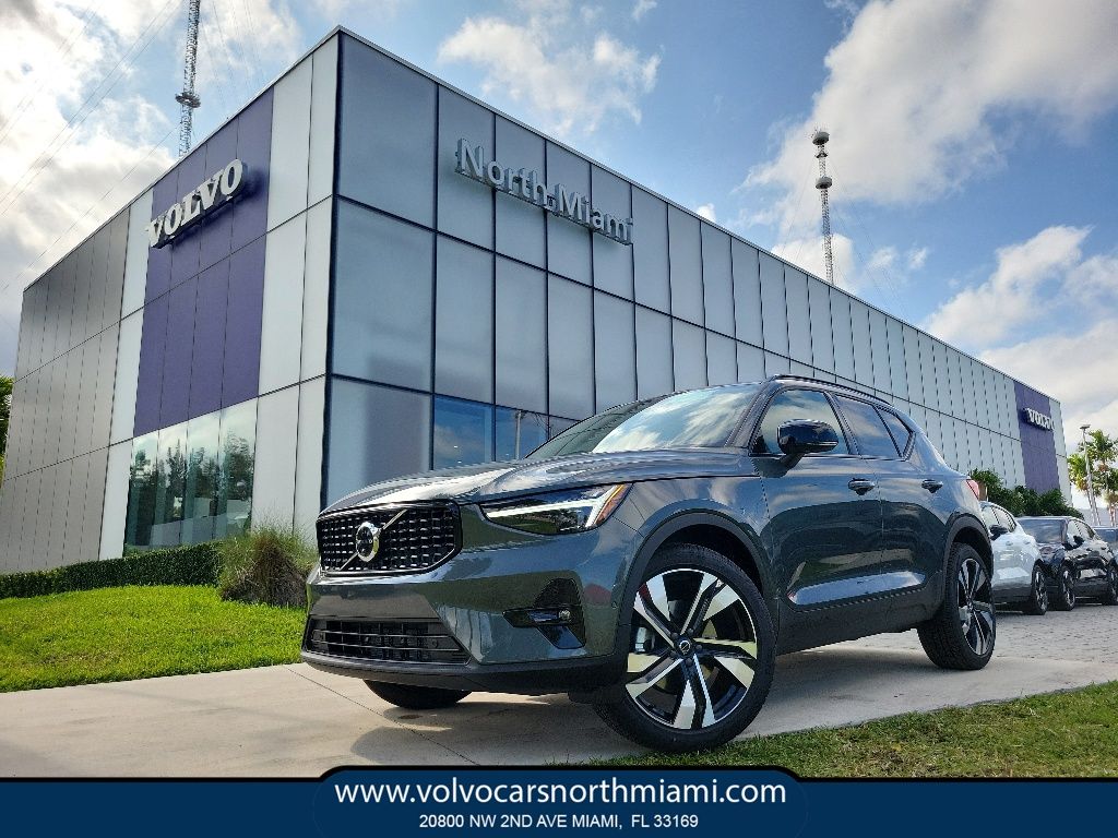 2026 Volvo XC40 Plus
