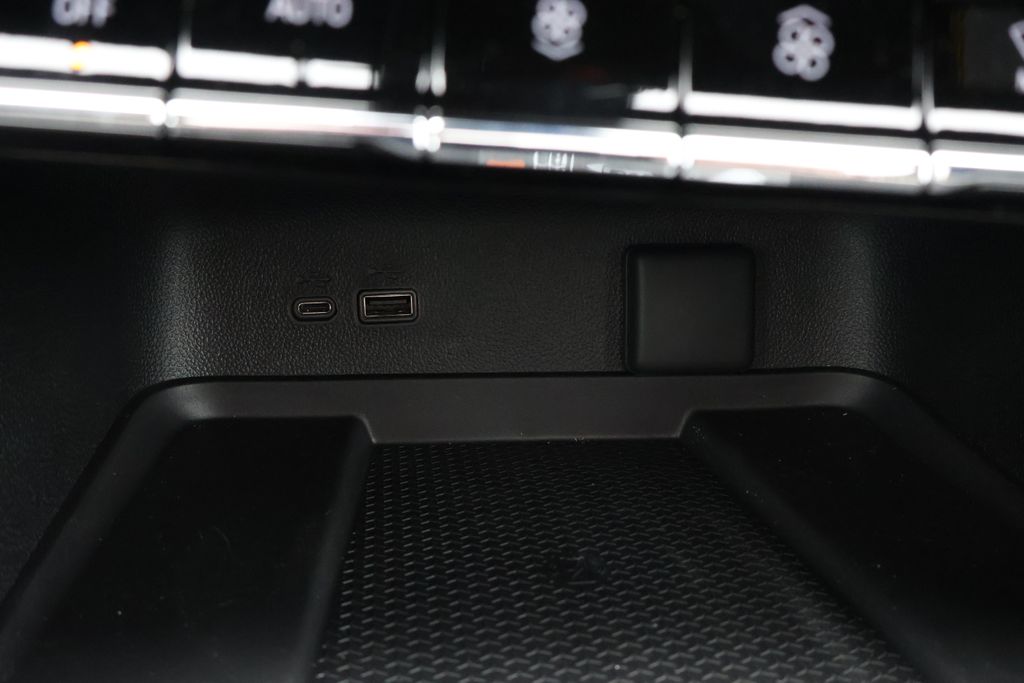 Thumbnail: 2026 Chevrolet Traverse - 30