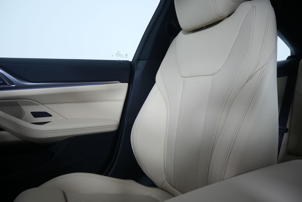 Thumbnail: 2026 BMW i4 - 22