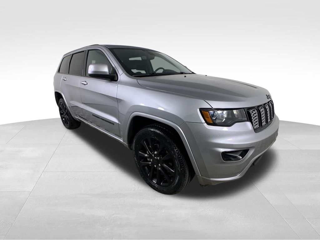 2020 Jeep Grand Cherokee Altitude 8