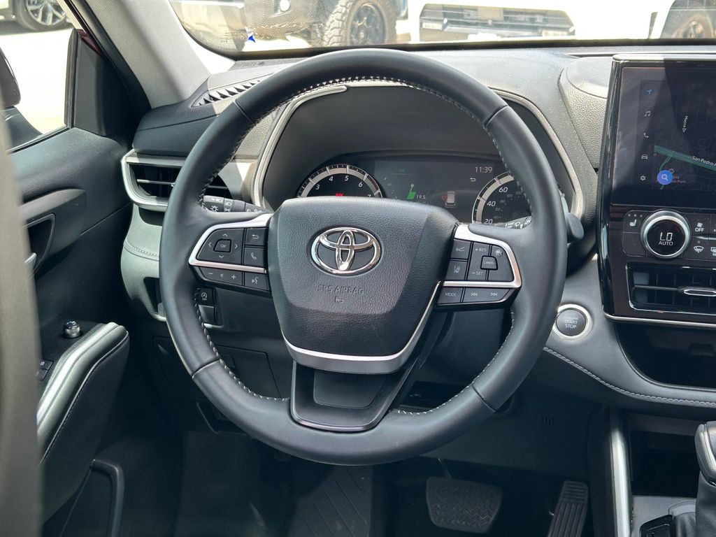 Used 2026 Toyota Highlander SUV