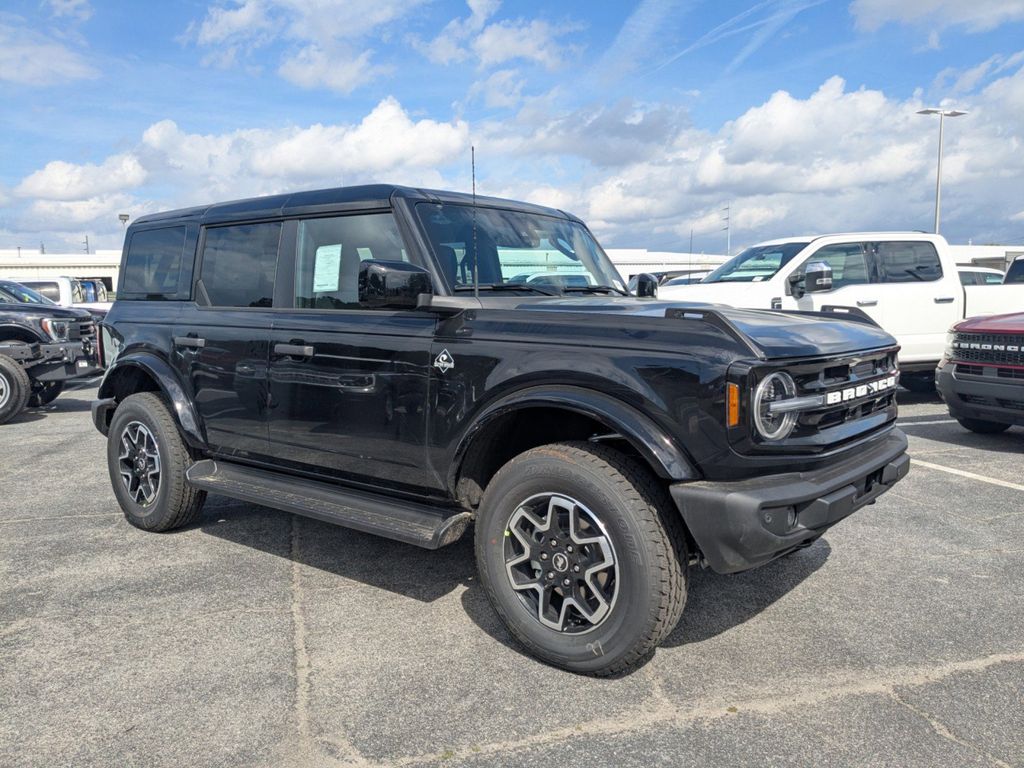 2026 Ford Bronco Outer Banks