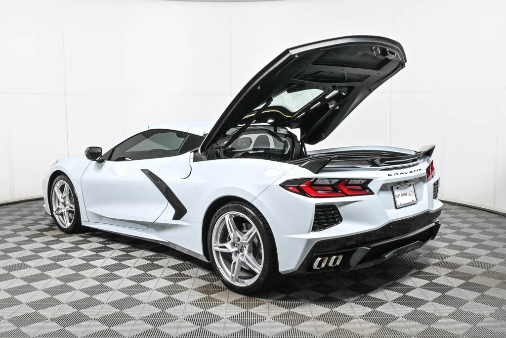 2020 Chevrolet Corvette Stingray 27