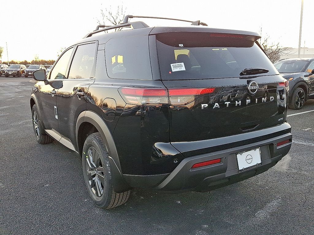 Thumbnail: 2025 Nissan Pathfinder - 3