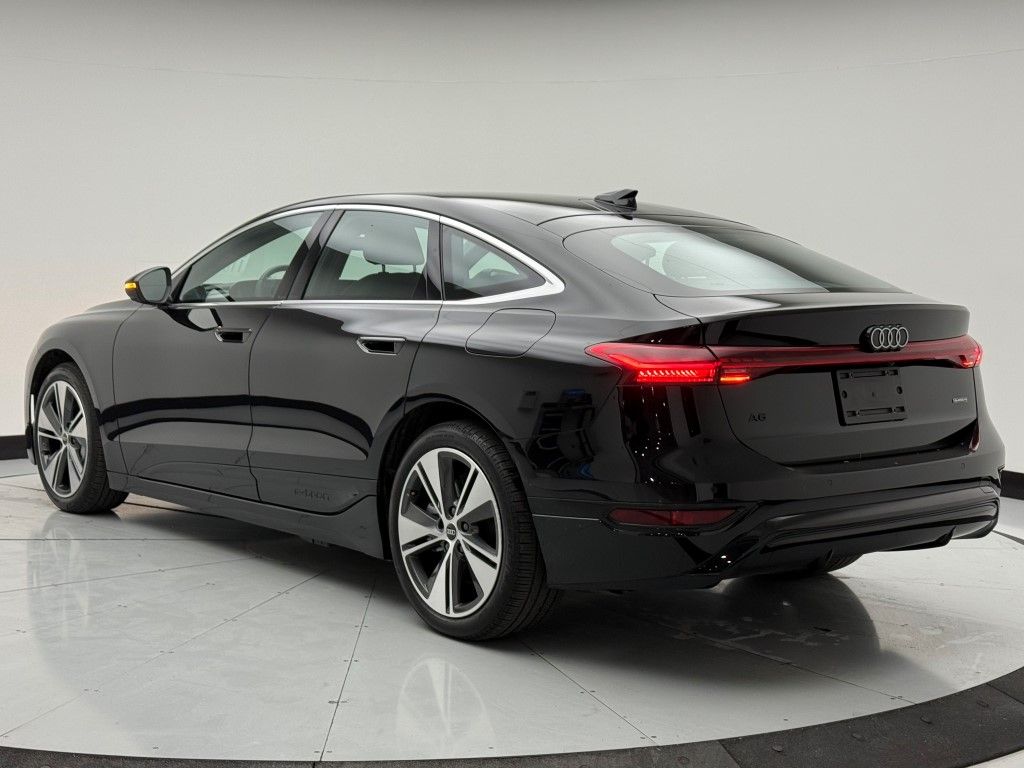 Thumbnail: 2025 Audi e-tron S - 7