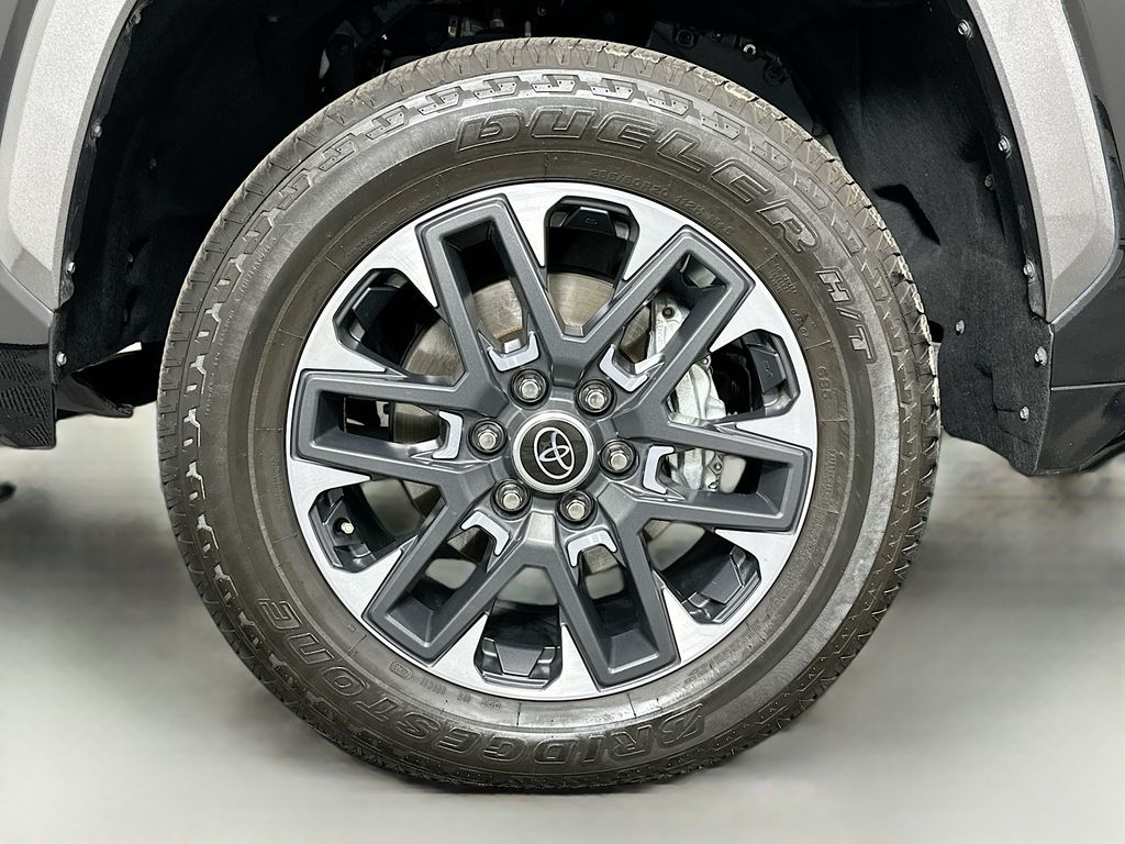 2024 Toyota Tundra Limited 31