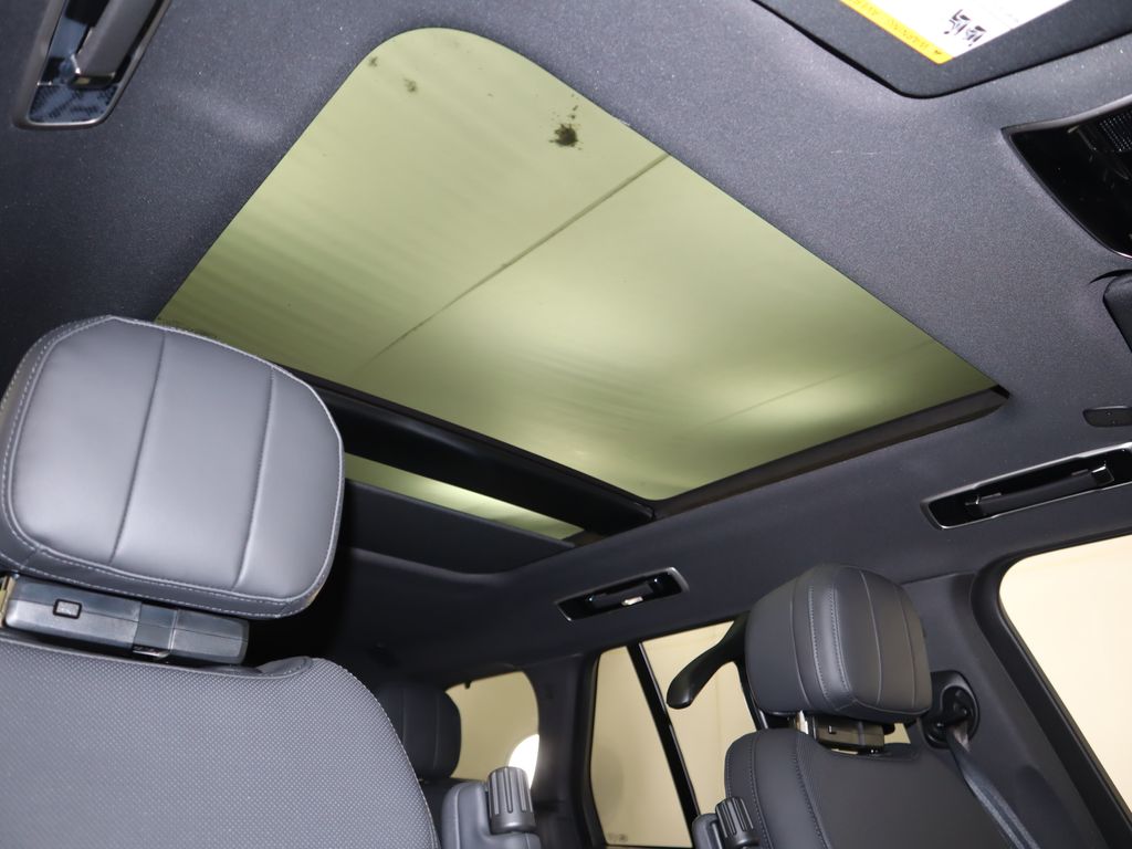 Thumbnail: 2026 Land Rover Range Rover - 19