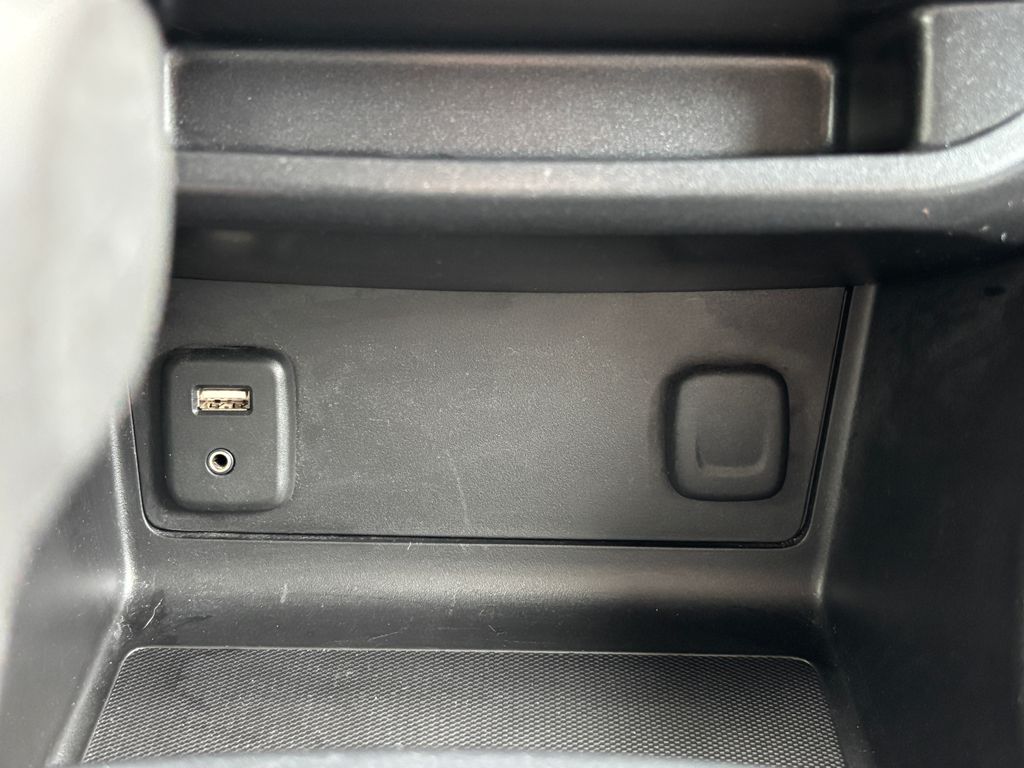 Thumbnail: 2016 GMC Canyon - 16