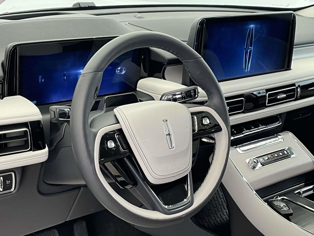 2026 Lincoln Aviator Reserve White at Phil Fitts Ford