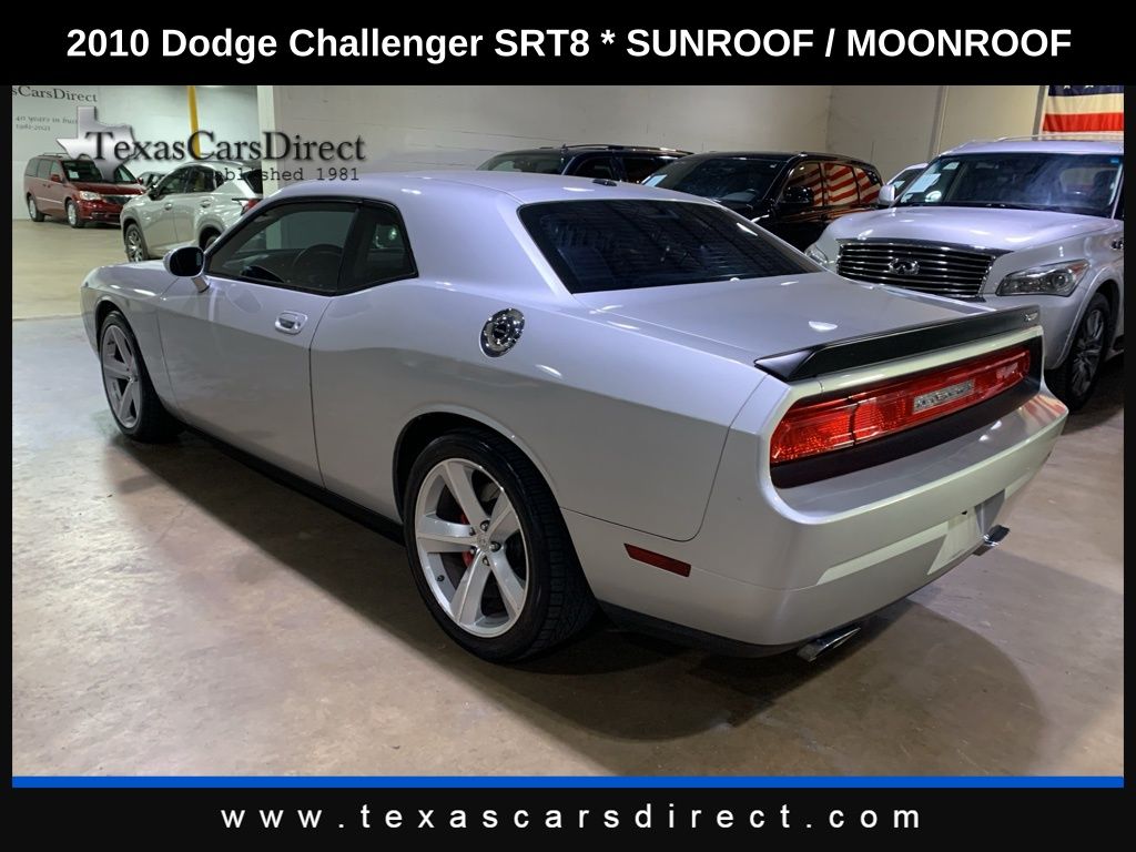 2010 Dodge Challenger SRT8 photo