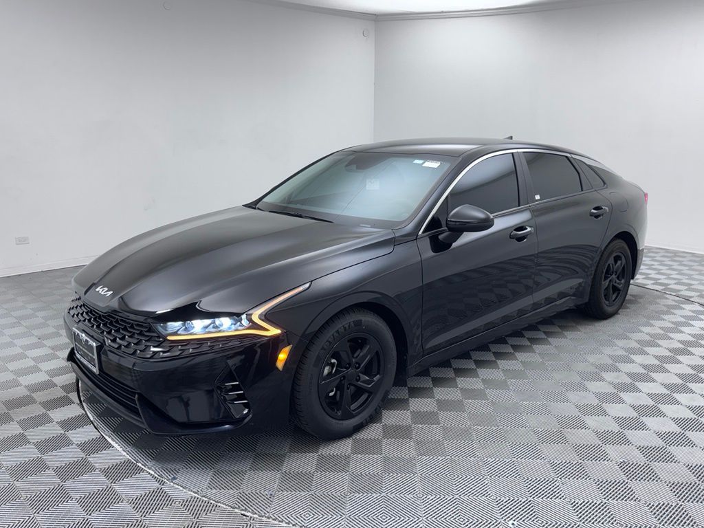 Ebony Black 2022 Kia K5 Sedan Front-Wheel Drive 8-Speed Automatic
