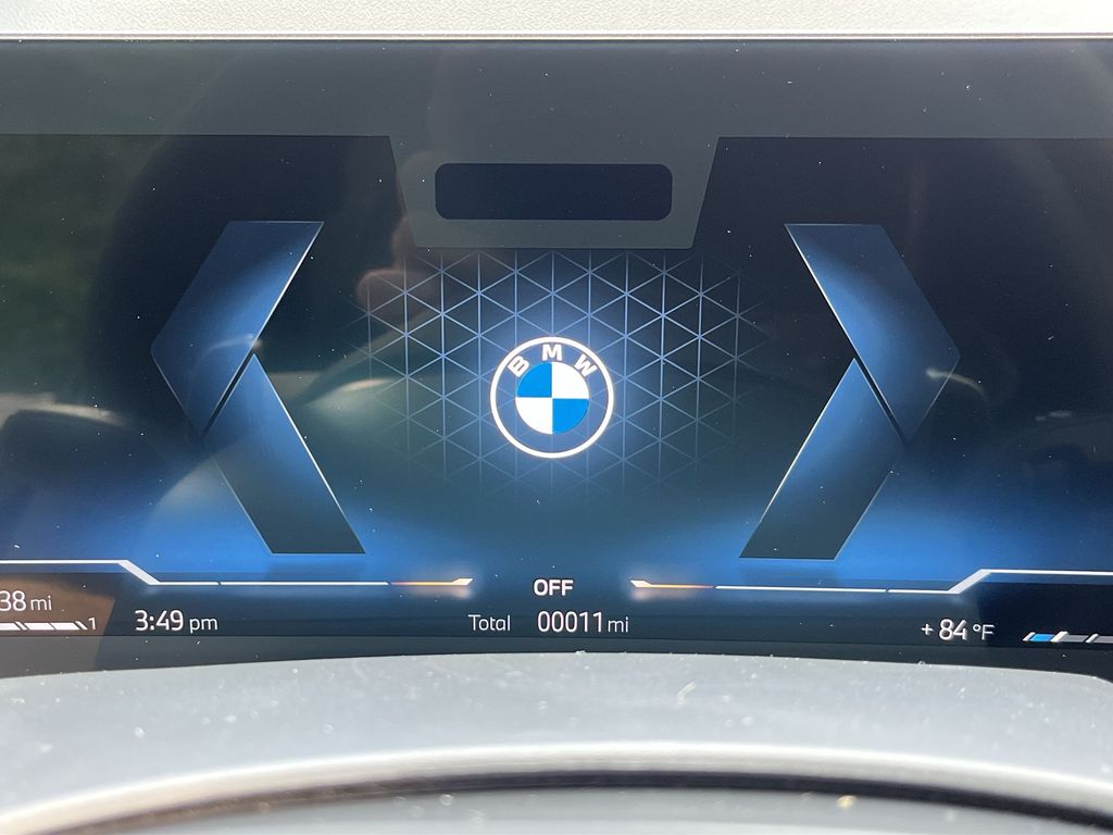 Thumbnail: 2026 BMW X7 - 15