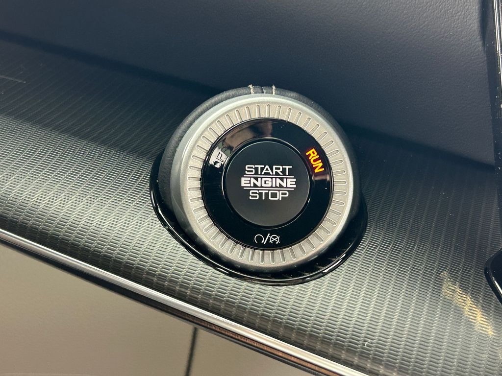 New 2026 Bright White Clearcoat Jeep Summit Obsidian image 28