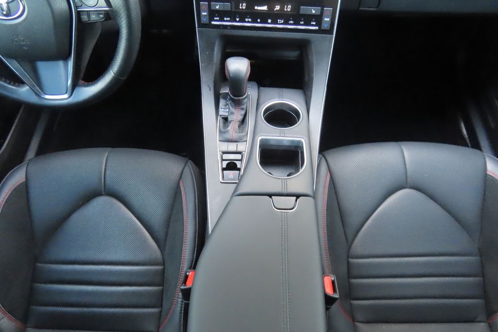 Thumbnail: 2021 Toyota Avalon - 16