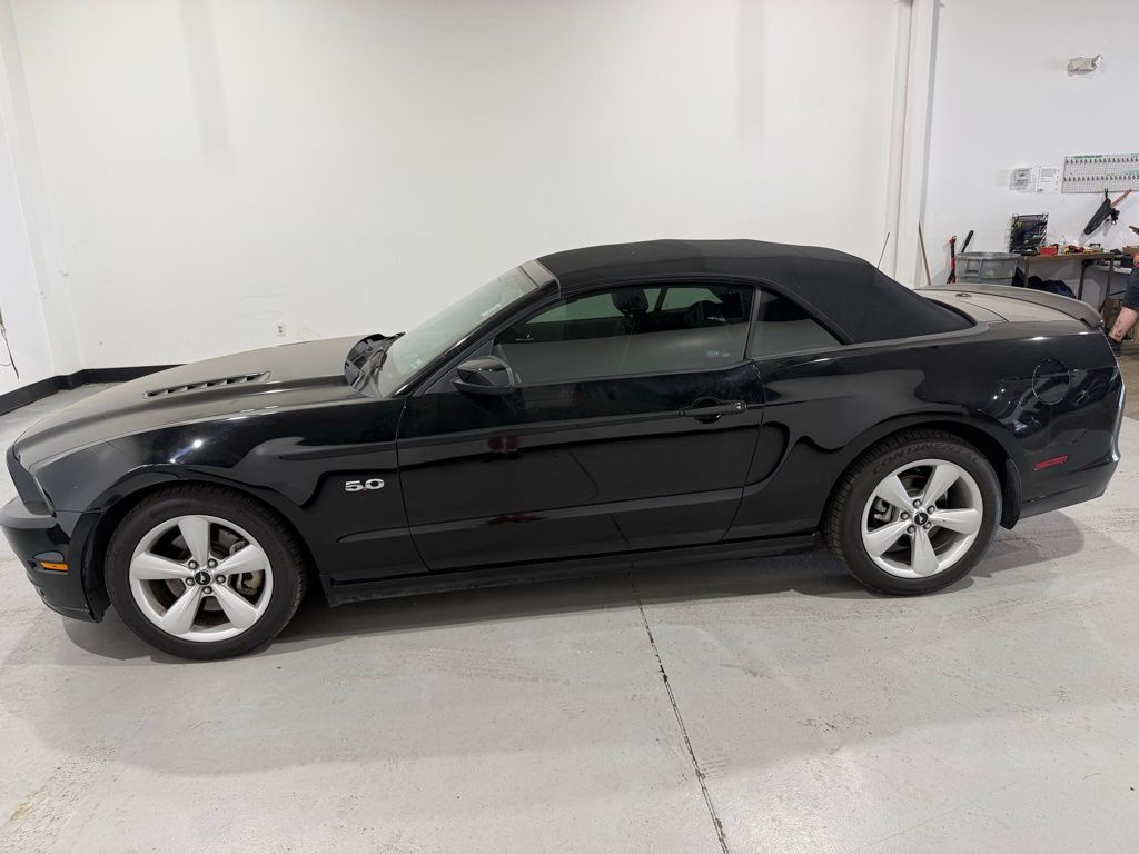 2014 Ford Mustang GT Premium Convertible RWD