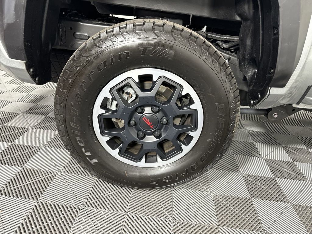 2024 Toyota Tacoma TRD Off-Road 16