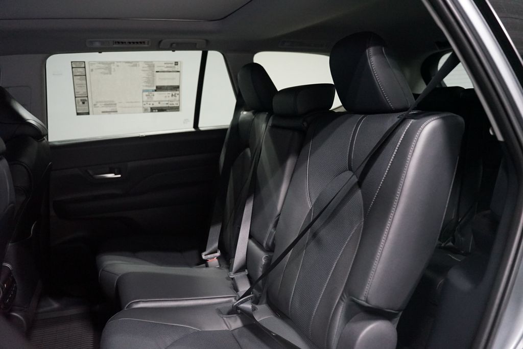 Thumbnail: 2026 Toyota Grand Highlander - 15