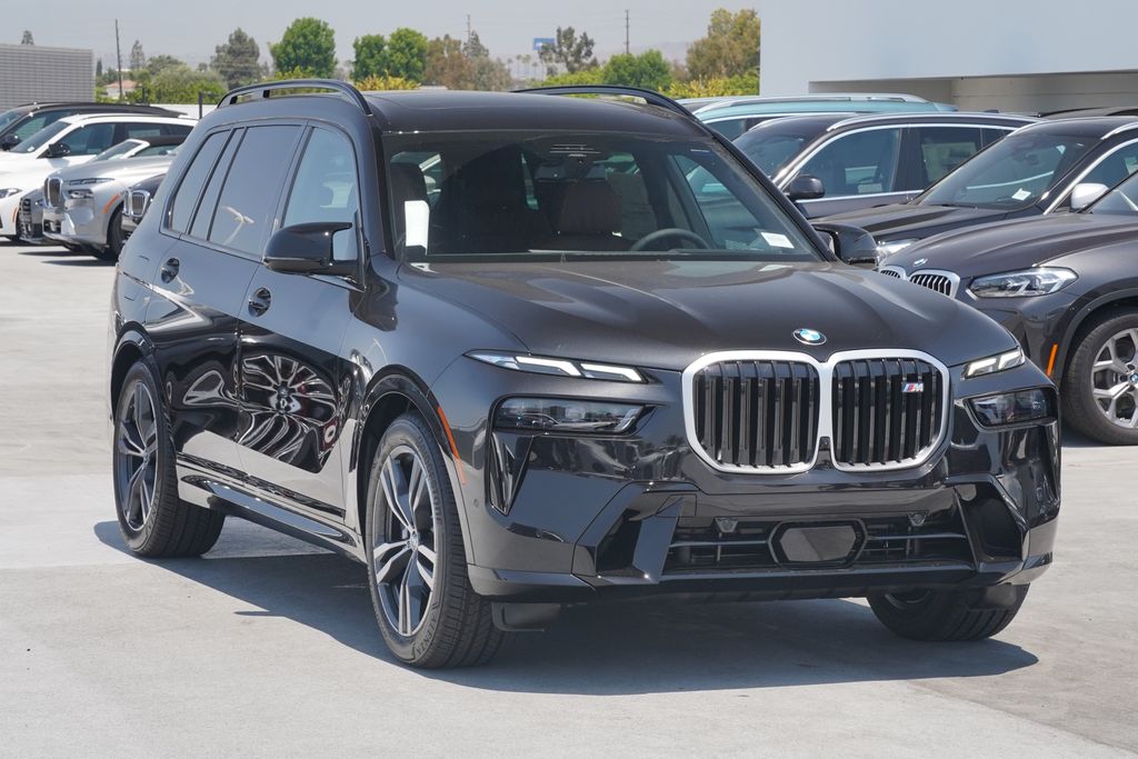 2025 BMW X7 M60i 3