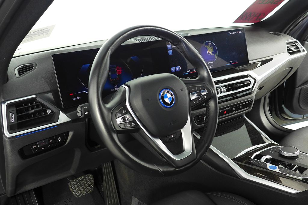 Thumbnail: 2023 BMW i4 - 31