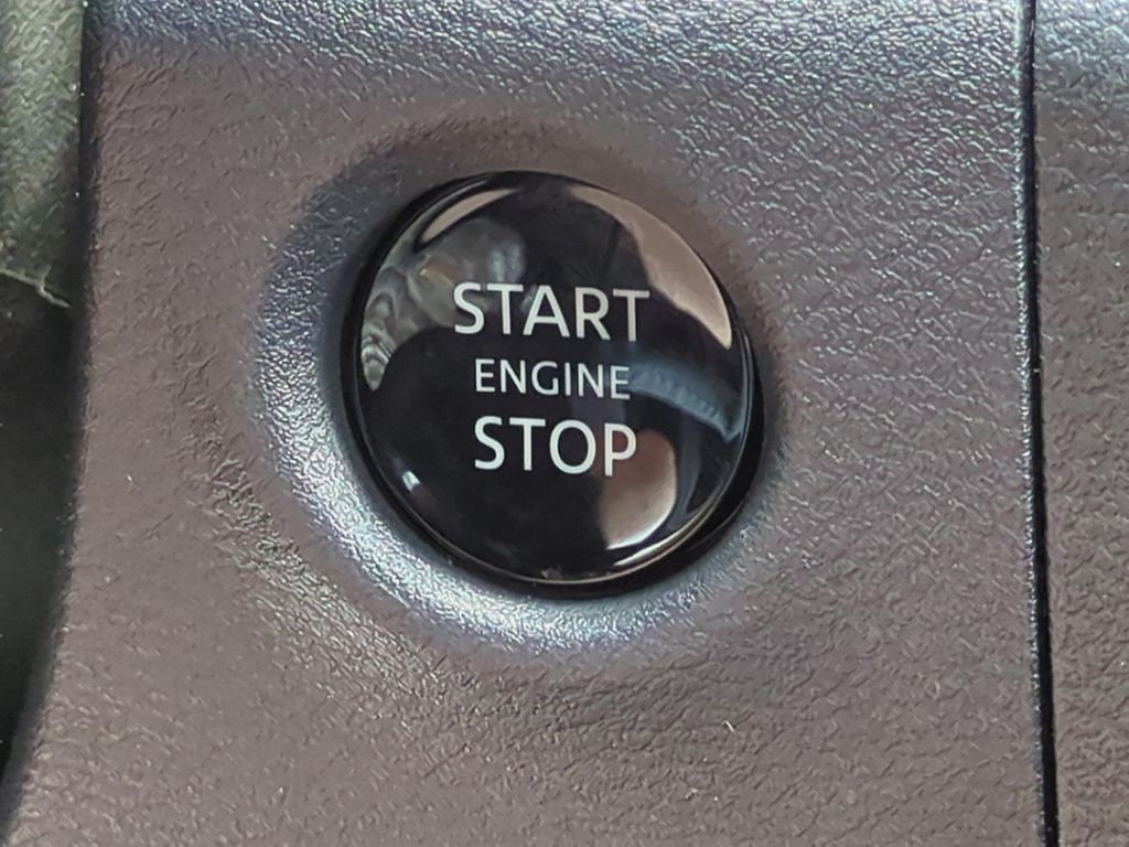 New 2026 Boulder Gray Pearl Nissan Crew Cab SV image 22