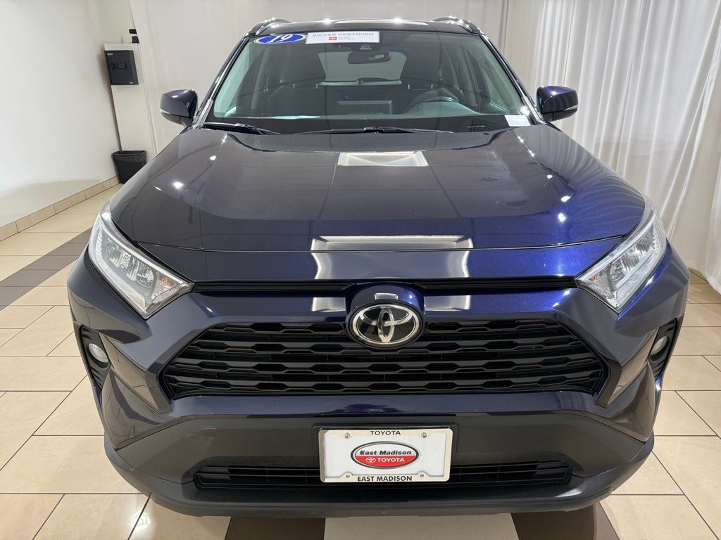 Thumbnail: 2019 Toyota RAV4 - 8