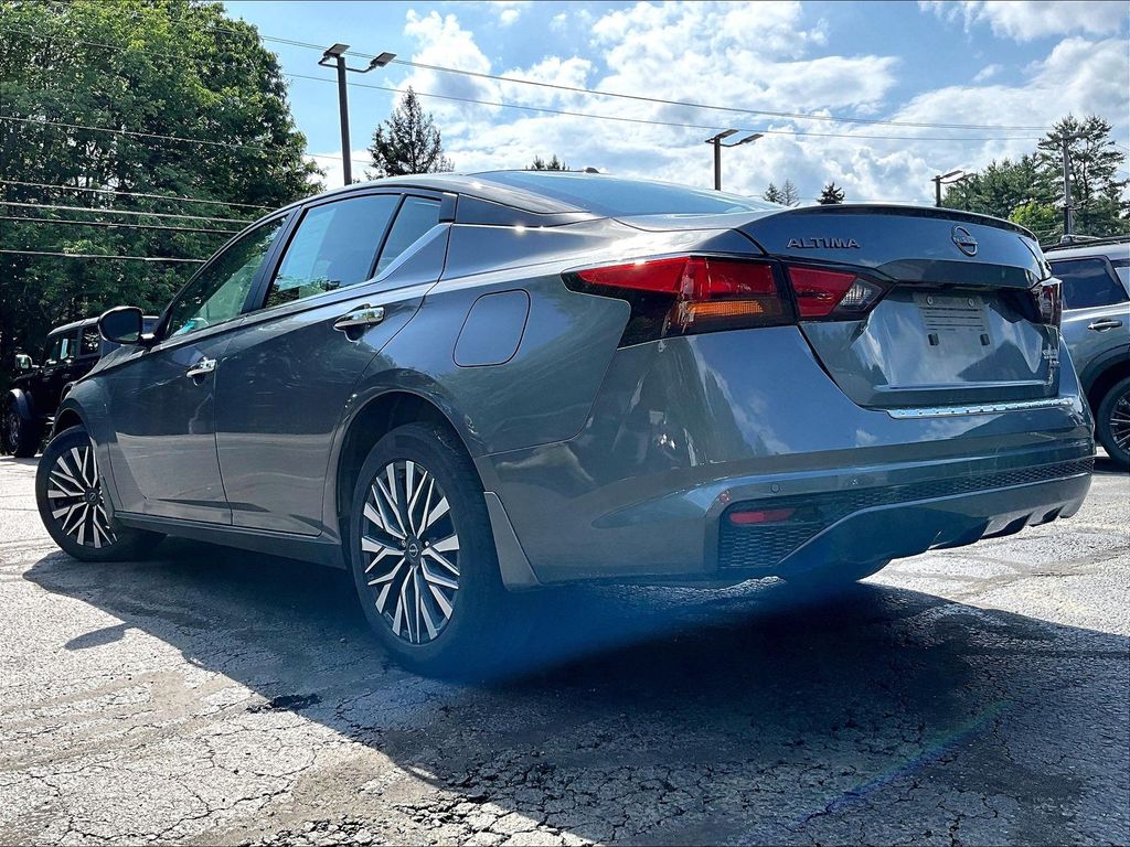 2023 Nissan Altima — photo 6