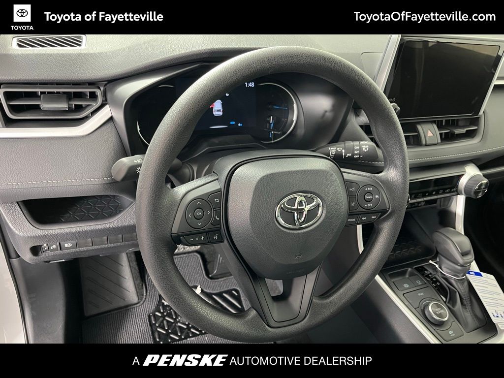 2025 Toyota RAV4 XLE 26