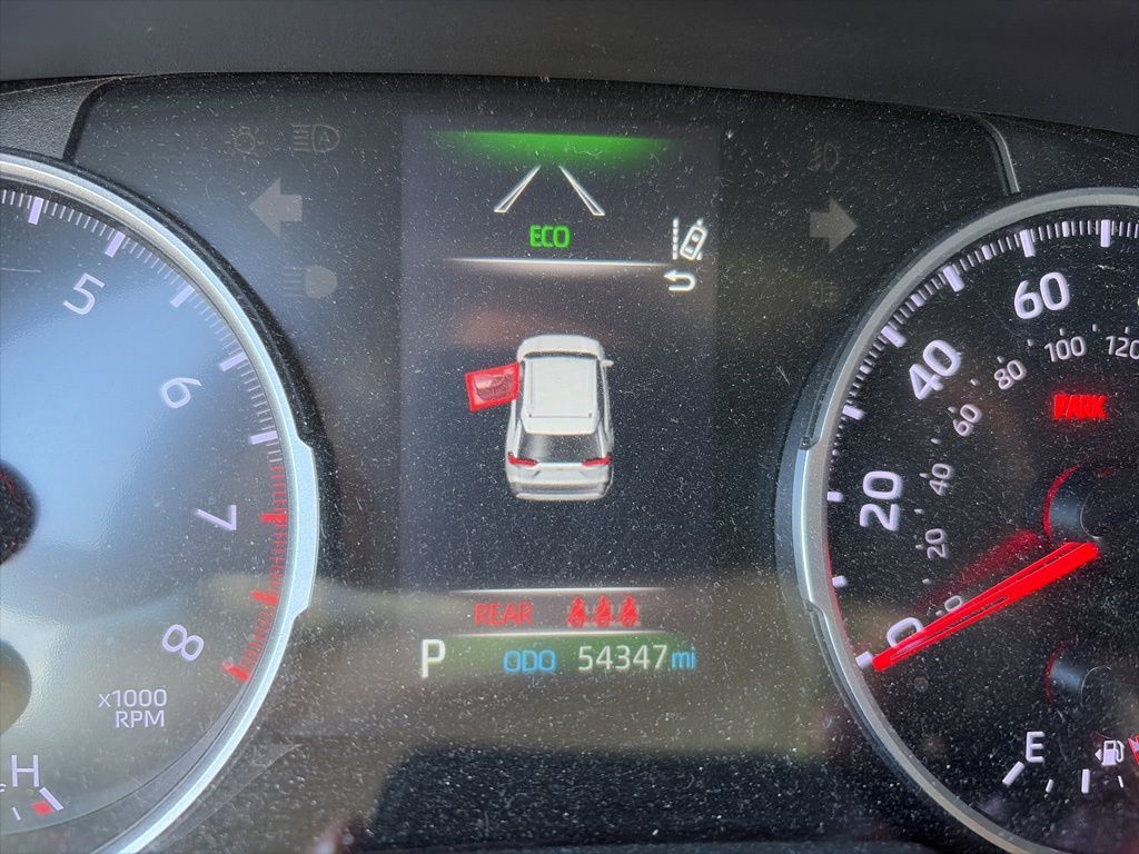 Thumbnail: 2021 Toyota RAV4 - 8