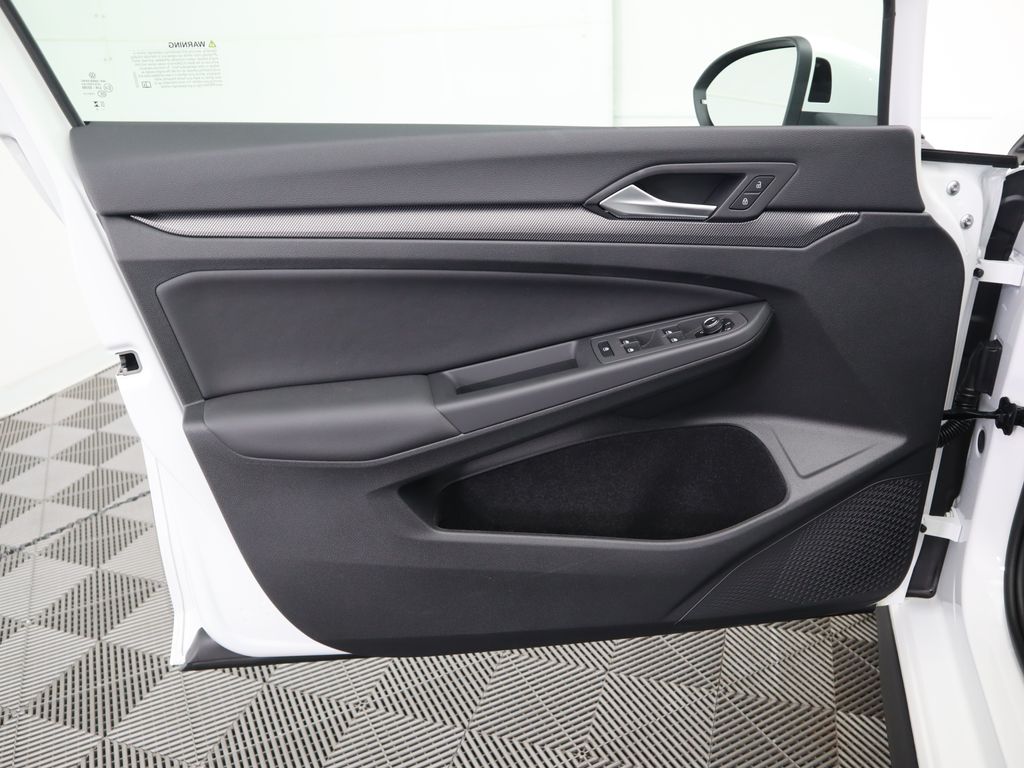 Thumbnail: 2025 Volkswagen Golf - 25