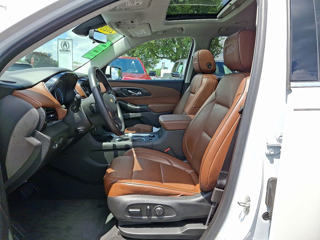 Thumbnail: 2020 Chevrolet Traverse - 14