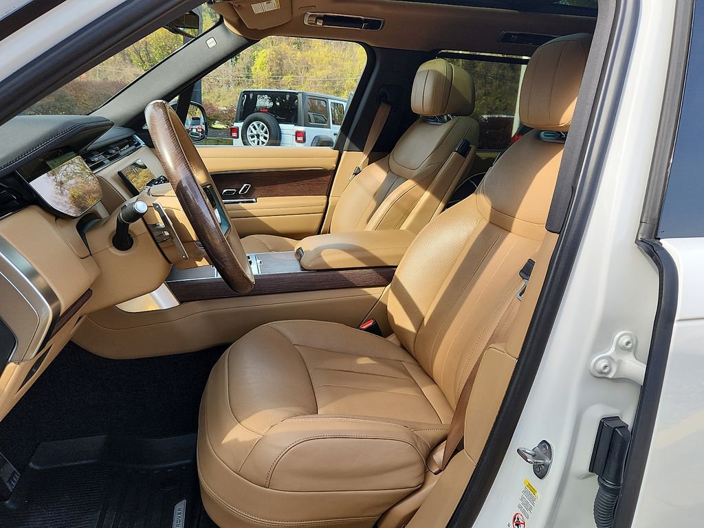 Thumbnail: 2023 Land Rover Range Rover - 13