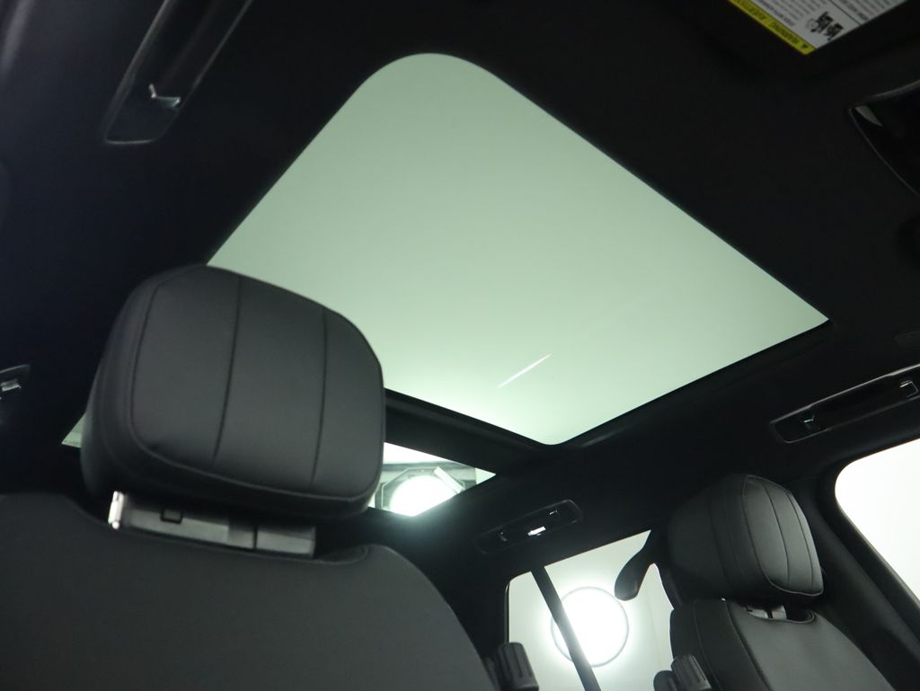 Thumbnail: 2026 Land Rover Range Rover - 20