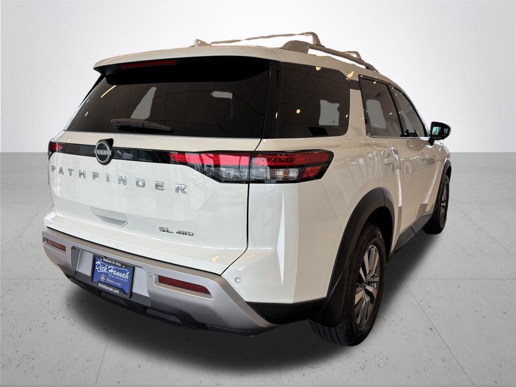 2023 Nissan Pathfinder SL
