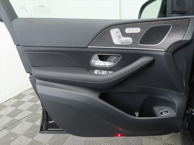 Thumbnail: 2026 Mercedes-Benz GLE - 24