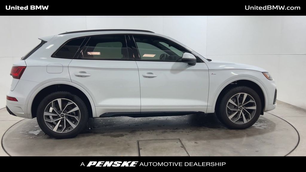 Thumbnail: 2024 Audi Q5 - 9