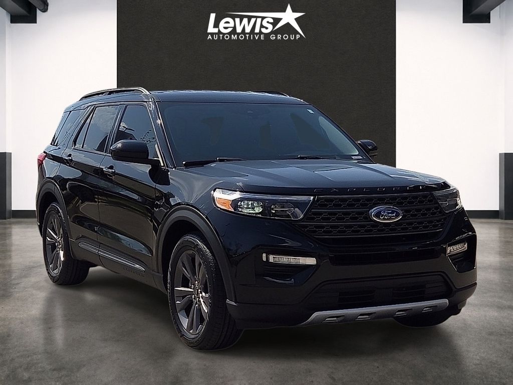 Used 2024 Ford Explorer XLT For Sale in Farmington, AR