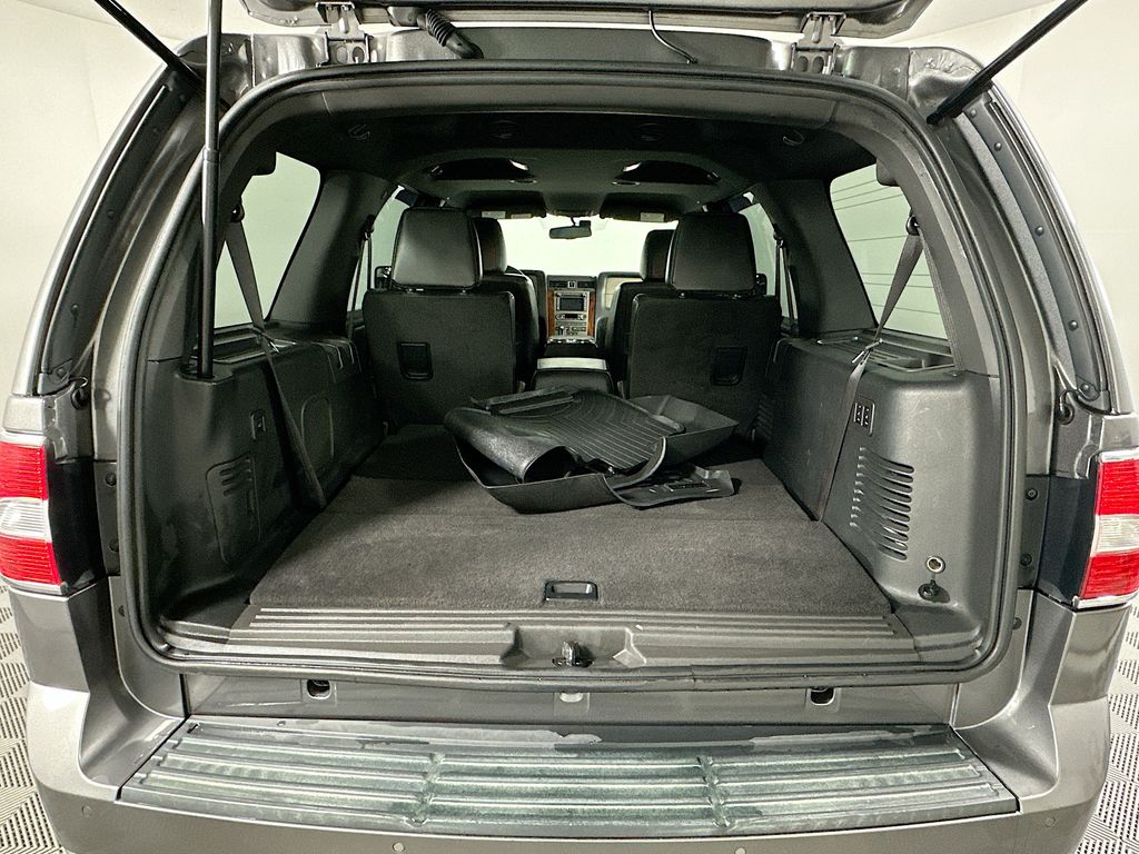 Thumbnail: 2012 Lincoln Navigator - 25