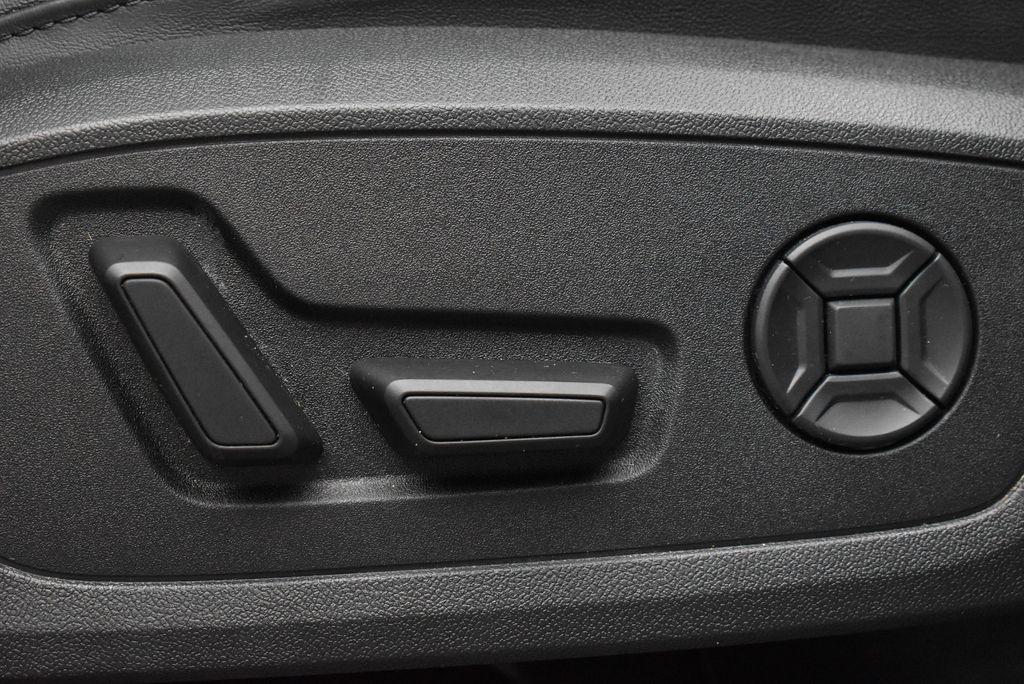 Thumbnail: 2023 Audi Q3 - 27